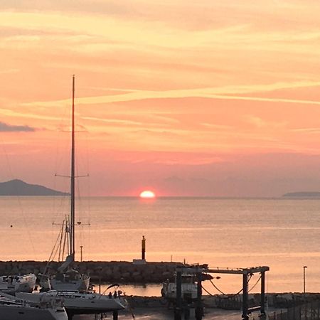 Cajun Apartment Hyeres Bagian luar foto