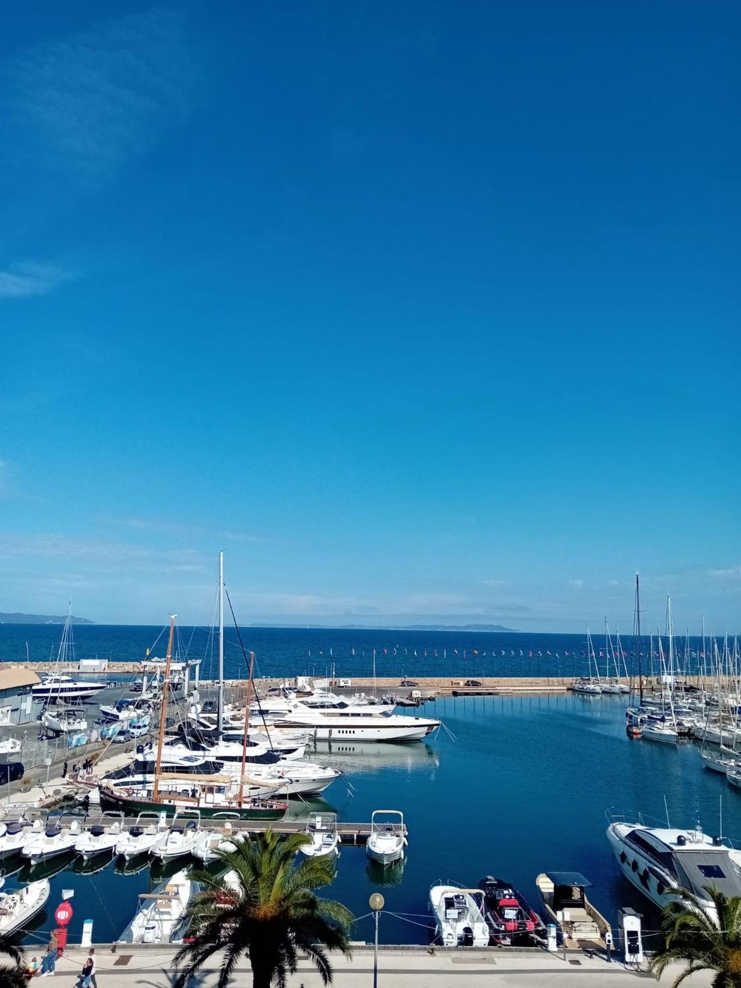 Cajun Apartment Hyeres Bagian luar foto